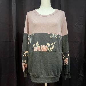 New Heimish USA long sleeve floral color block top.  Sz. L